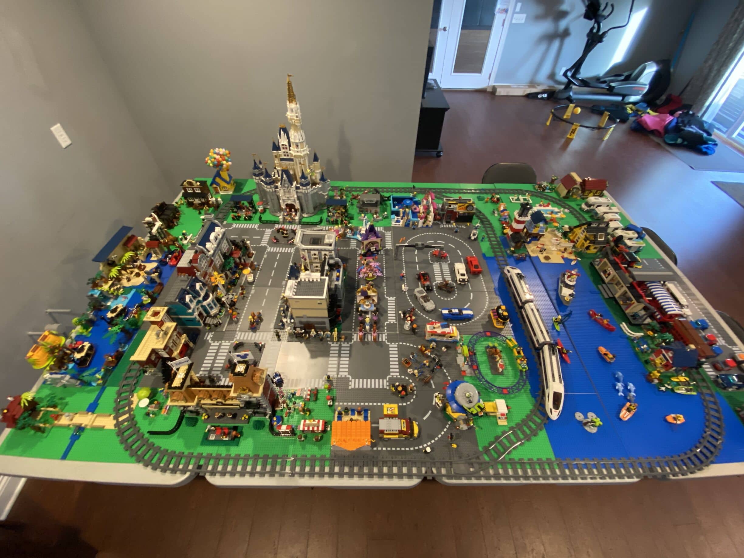 Lego city display discount table